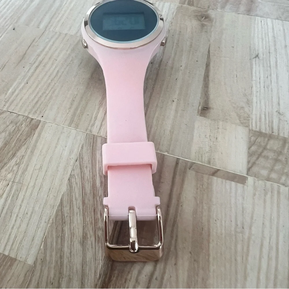 Unbranded ladies rose gold tone pink silicone DIGITAL watch NEW BATTERY